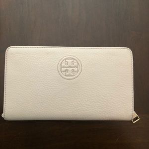 Tory Burch wallet
